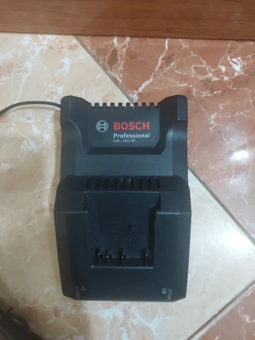 Chargeur Bosch 18v
