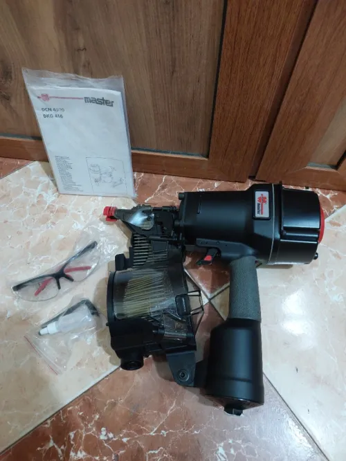 Cloueur à rouleau pneumatique DCN 4590 Pour Bois