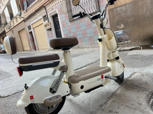 ebik دراجة كهربائية moto électrique Ebok scooter électrique 
