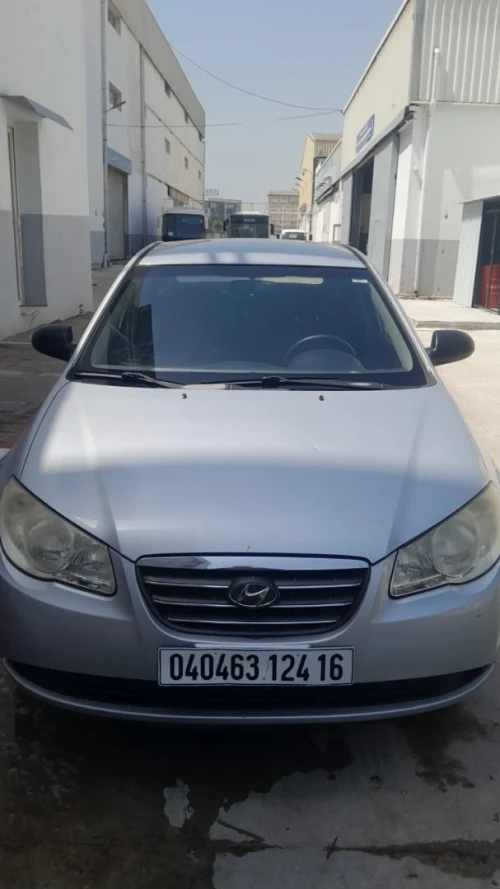 Hyundai Elantra 2024 