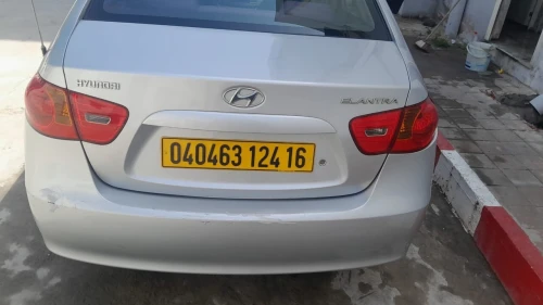 Hyundai Elantra 2024 