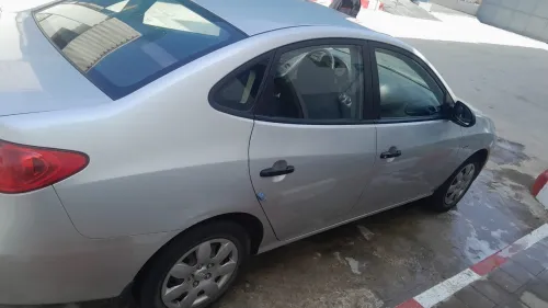 Hyundai Elantra 2024 