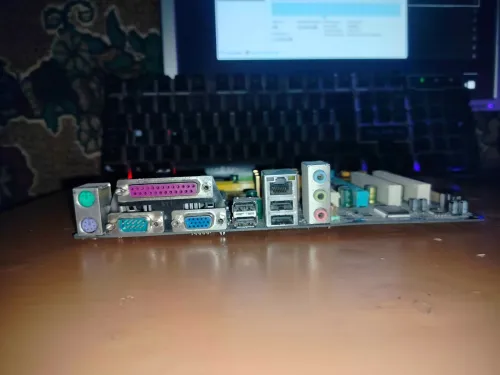 الكارت مار :Gigabyte GA-G31M-ES2C