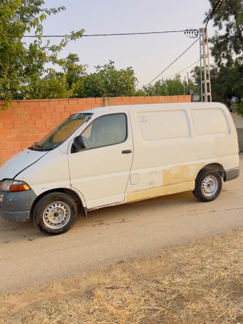 Toyota Forgon 1999