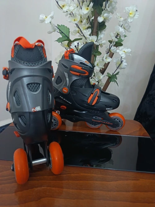Roller skates  ليغولوغ ليباتا