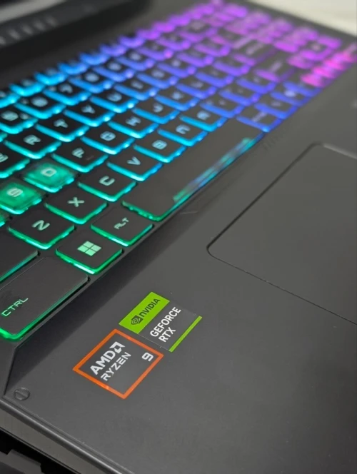 MSI Katana A15 AI | Ryzen 9 8945HS | RTX 4070 8GB | 16GB DDR5