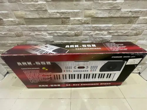 Ark-558 pianoElectric organ