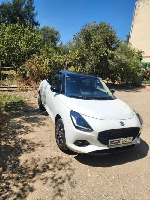 Suzuki Swift 2025 GLX Monte Carlo