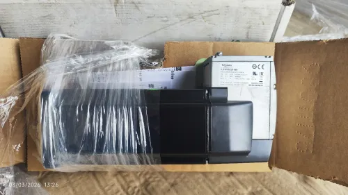 Servo moteur Schneider ILS1F852S1449