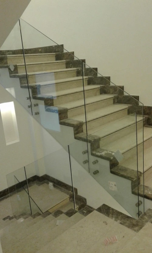 Vitrine et façade en VERRE SECURITE