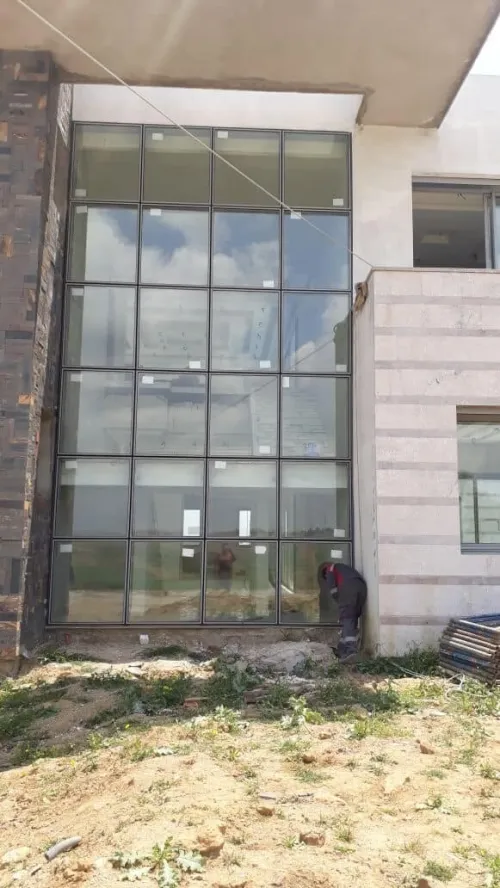 mur rideau et façade en verre 