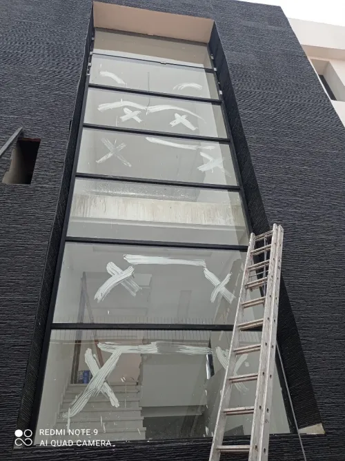 mur rideau et façade en verre 