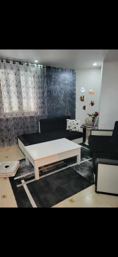 Salon noir avec gigonne 