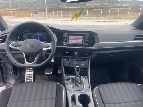 Volkswagen Jetta 2024 Sport