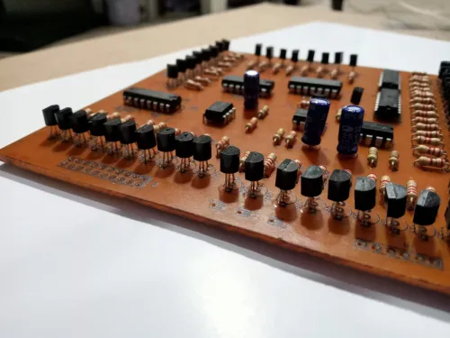 تصميم وصناعة اللوحات المطبوعة PCB