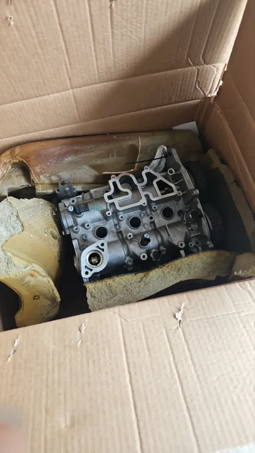 Culasse complette avec albracame 05C /GOlF 8 moteur 1.0tsi