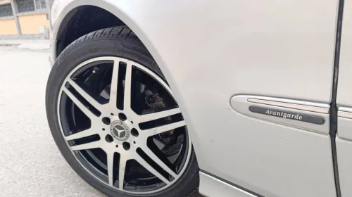 Mercedes Avantgarde 2003 E 350