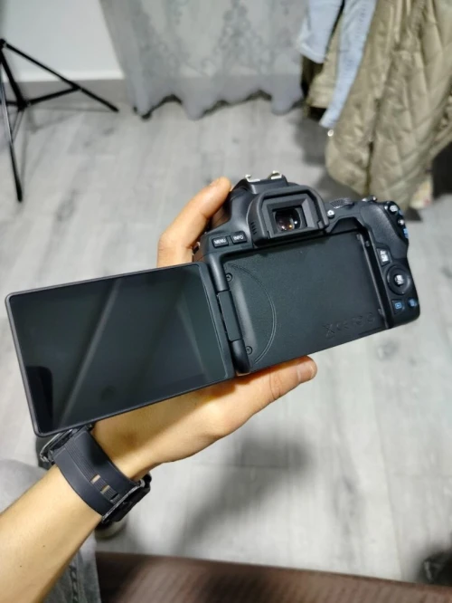 CANON 250D-Boîtier Nu
