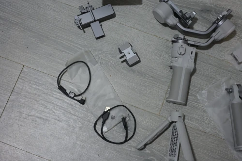 Stabilisateur dji RS4 mini combo!