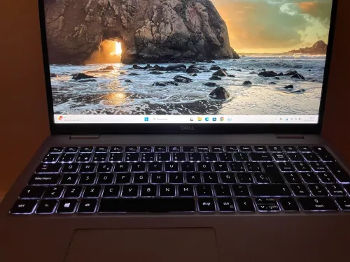 DELL PRECISION 3560 | CORE i5-1135G7 | 16GB RAM | 512GB NVMe SSD | NVIDIA T500 2GB GRAPHICS