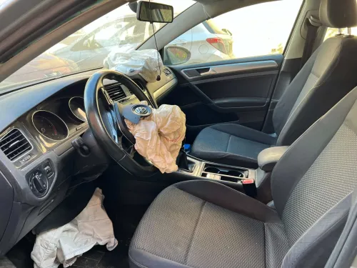 Achat voitures en panne et accidentée .  شراء سيارات معطوبة او معطلةs.
