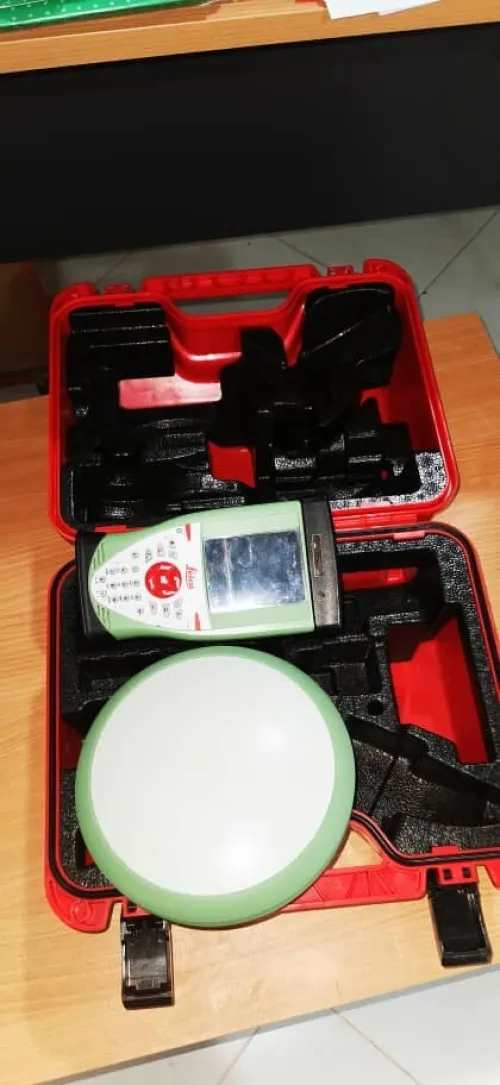  GPS LEICA GS08