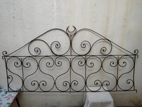 Ancien lit  en fer forgé