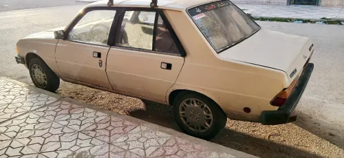 Peugeot 305 1984 305