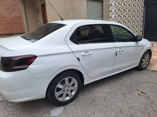 Peugeot 301 2014 Allure
