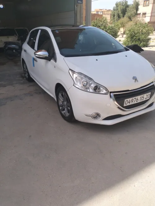 Peugeot 208 2015 Allure