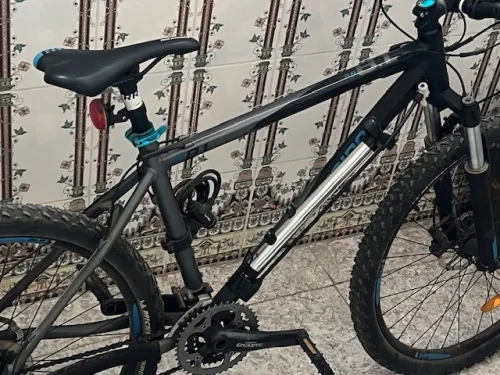 VTT ROCKRIDER 8.1 RR Comme Neuf