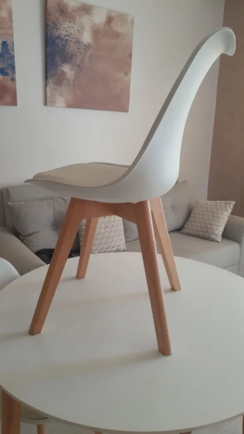 Table scandinave 4 chaises