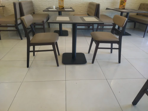 TABLE et Chaises Restaurant /Cafeteria