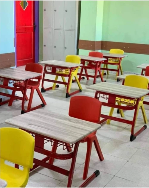 Tables et chaises pour les Ecoles