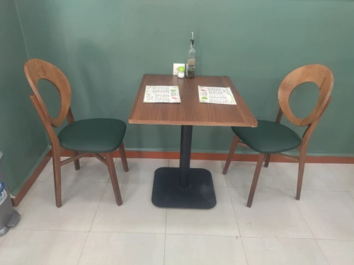 Chaise Bistrot Restaurant / Caféteria en HÊTRE
