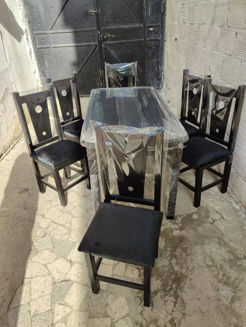 Vente TABLE &Chaises en Bois Rouge Restaurants /Cafétérias /Hôtels /Maisons