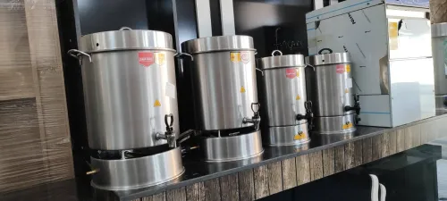 EQUIPMENT DE CAFETERIA