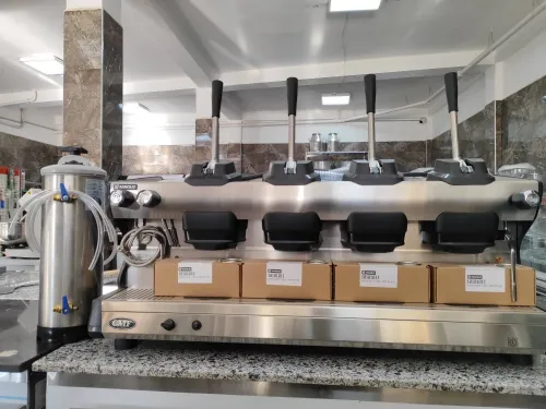EQUIPMENT DE CAFETERIA