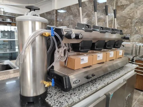EQUIPMENT DE CAFETERIA