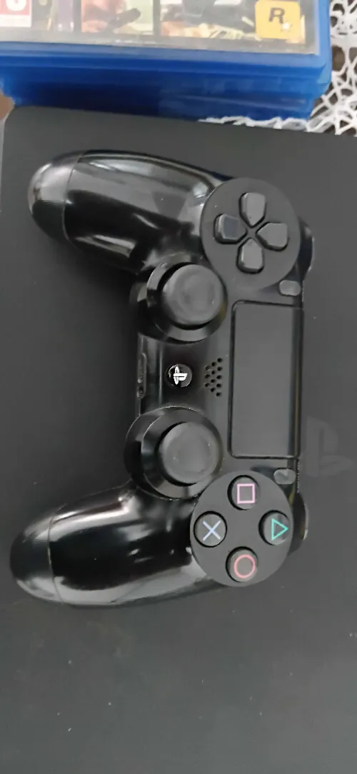 PS4 SLIM 500GB +4CD