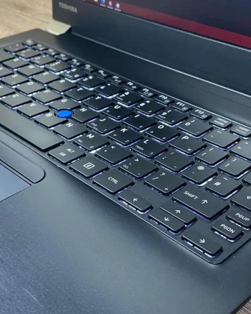TOSHIBA X40-D i5-7300U 8g/256 fhd tactile SLiM 