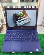 LATITUDE 5590 I7 8EME 8G 256SSD DOUBLE CARTE GRAPHIQUE 15.6" FHD 