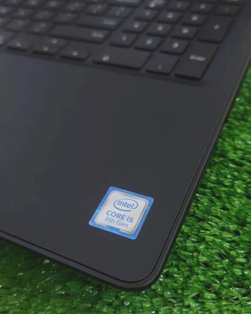 DELL 3590 i5 8EME 8G 256SSD AMD 2GB