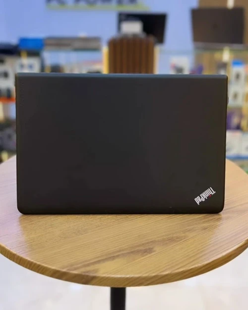 THINKPAD E560 i5-6300U 8G 256SSD 15.6"