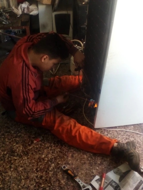 تصليح وتركيب أجهزة التبريد وتكيف 
