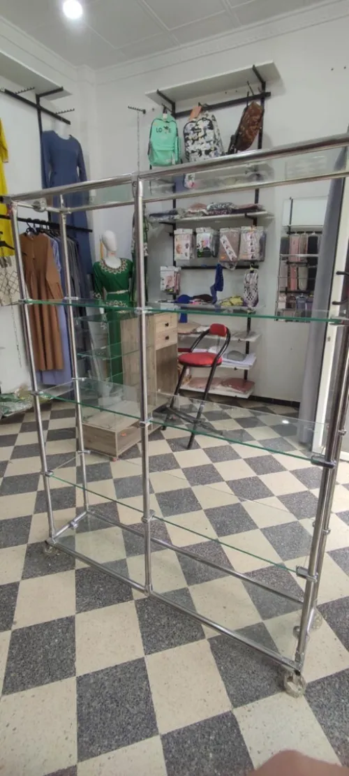 élément central penderie de vêtements  اليمو ملابس نسائية