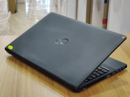 FIJUTSU LIFE BOOK / INTEL I3 6EME /6G / 128 SSD / 15.6