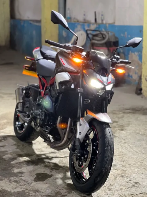 Kawazaki Z900 2025