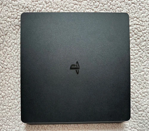 Ps4 slim 500GB version 13.02