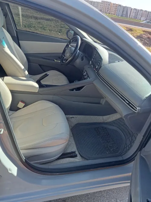 Hyundai Elantra 2021 